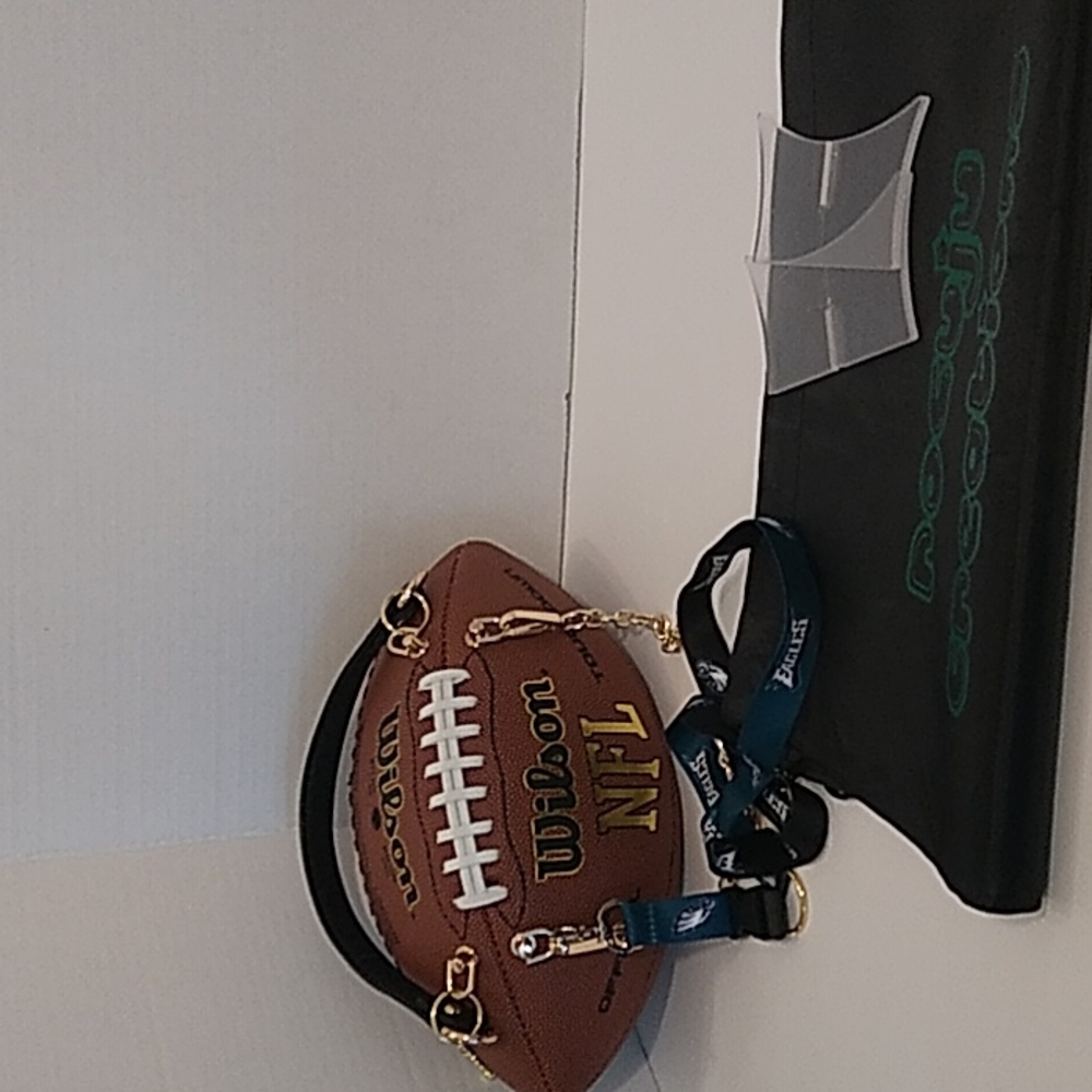 HANDMADE Football Purse (PHILADELPHIA EAGLES) π - Picture 4 of 17